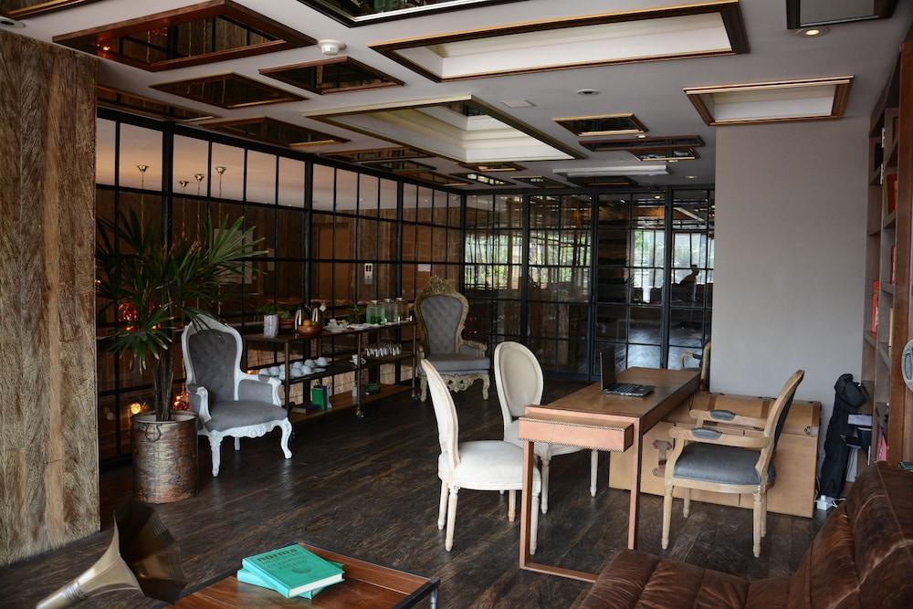 เดอะชาร์ลีไลฟ์สไตล์โฮเต็ล Hotel เมเดยิน ภายนอก รูปภาพ