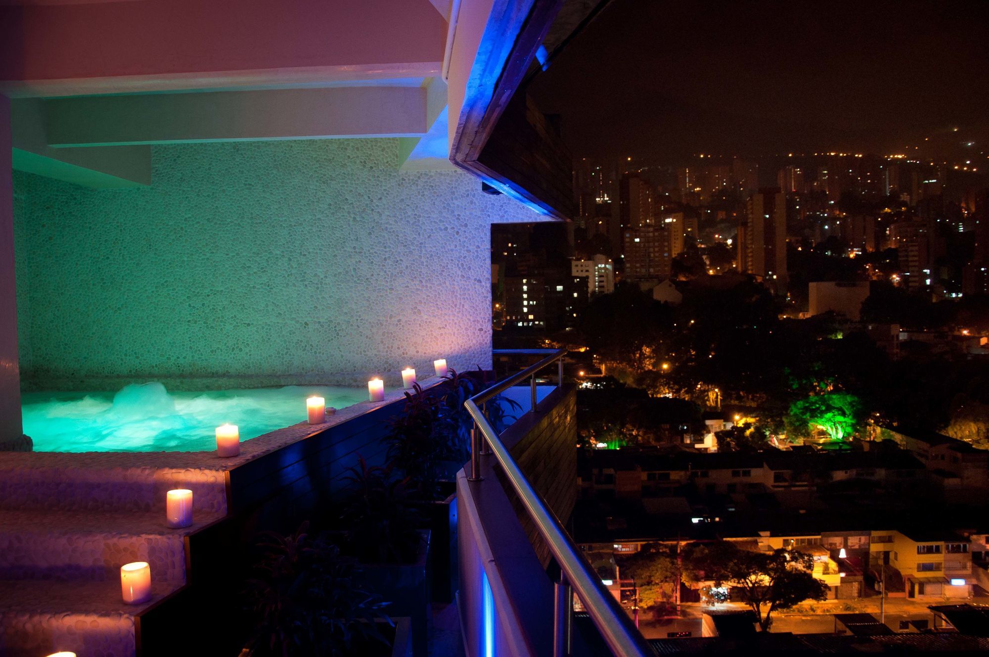 เดอะชาร์ลีไลฟ์สไตล์โฮเต็ล Hotel เมเดยิน ภายนอก รูปภาพ